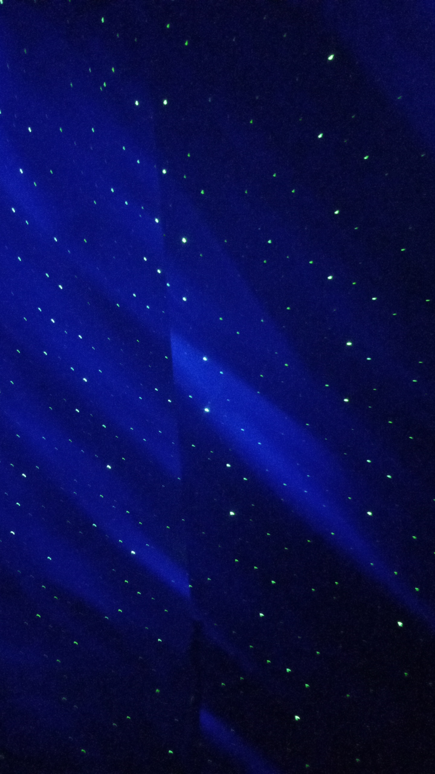 نوری که از خودش میده:)