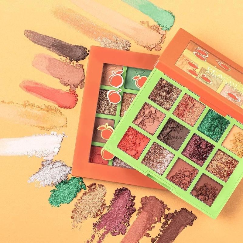 16-shadow palette PEACHES AND CREAM