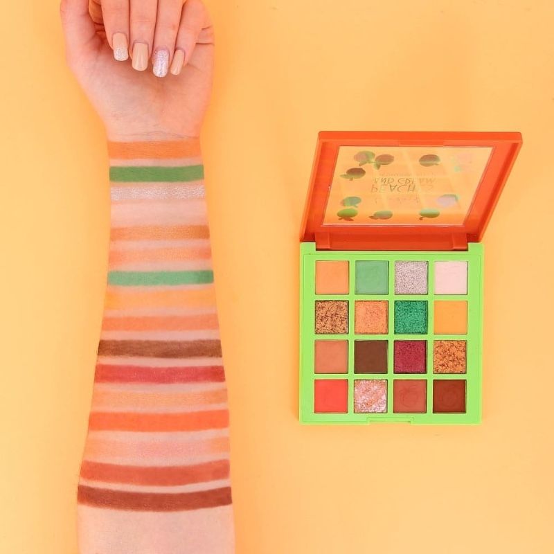 16-shadow palette PEACHES AND CREAM
