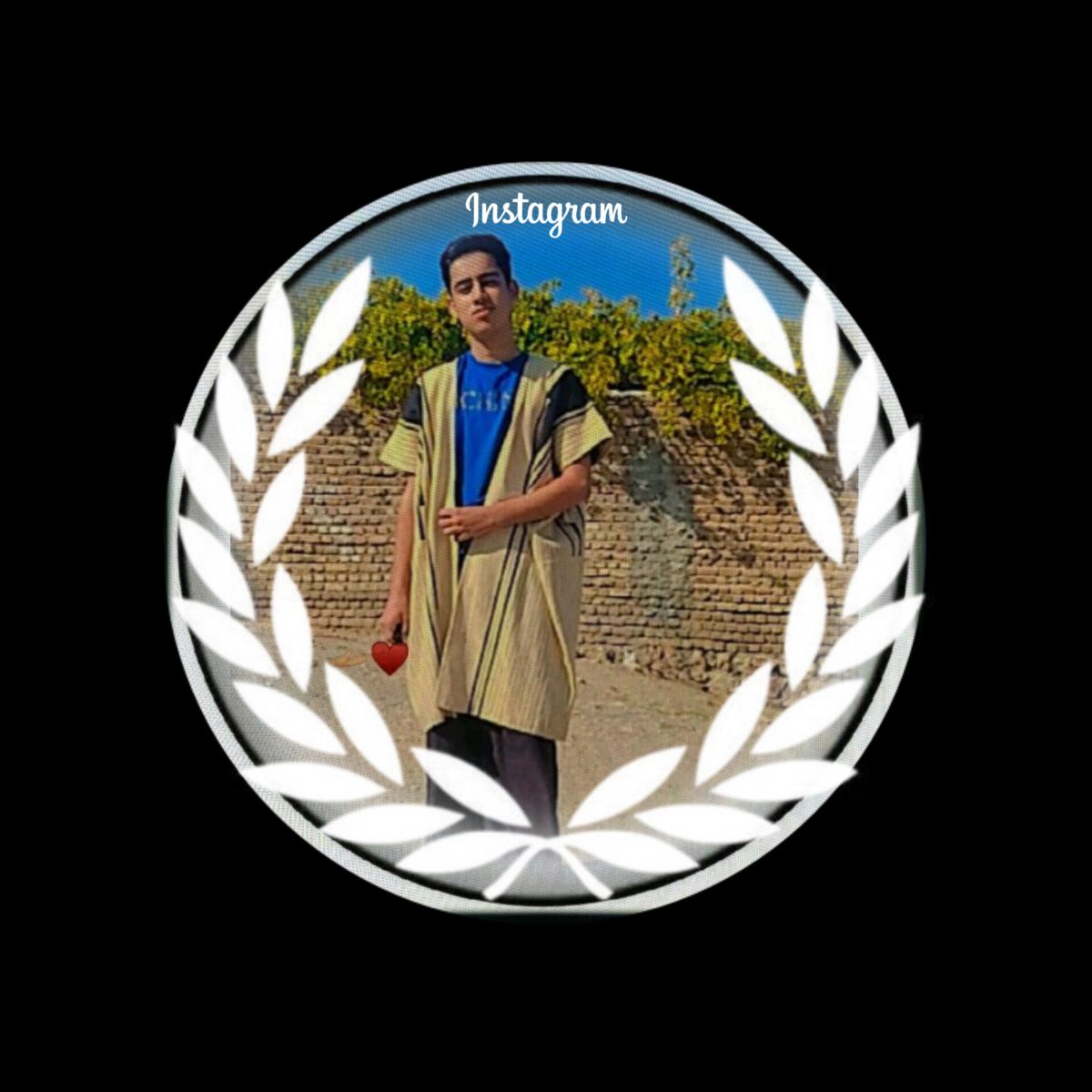 گفتم‌:
خدایا ..
از‌بین‌اون‌همہ‌گـناهی‌کہ‌کردم،
کدوم‌رو‌میبخشۍ:)؟
گفت:
‹ ان‌اللّٰه‌یغـفر‌الذنـوب‌جمیعـا ›
همشو،تو‌فقط‌بیـا🤍:)

- به‌آغوشِ‌پروردگارت‌برگرد‌رفیق :)!
#شاید_اندکی_تلنگر 
[ @rafighshahid ]گفتم‌:
خدایا ..
از‌بین‌اون‌همہ‌گـناهی‌کہ‌کردم،
کدوم‌رو‌میبخشۍ:)؟
گفت:
‹ ان‌اللّٰه‌یغـفر‌الذنـوب‌جمیعـا ›
همشو،تو‌فقط‌بیـا🤍:)

- به‌آغوشِ‌پروردگارت‌برگرد‌رفیق :)!
#شاید_اندکی_تلنگر 
[ @rafighshahid ]