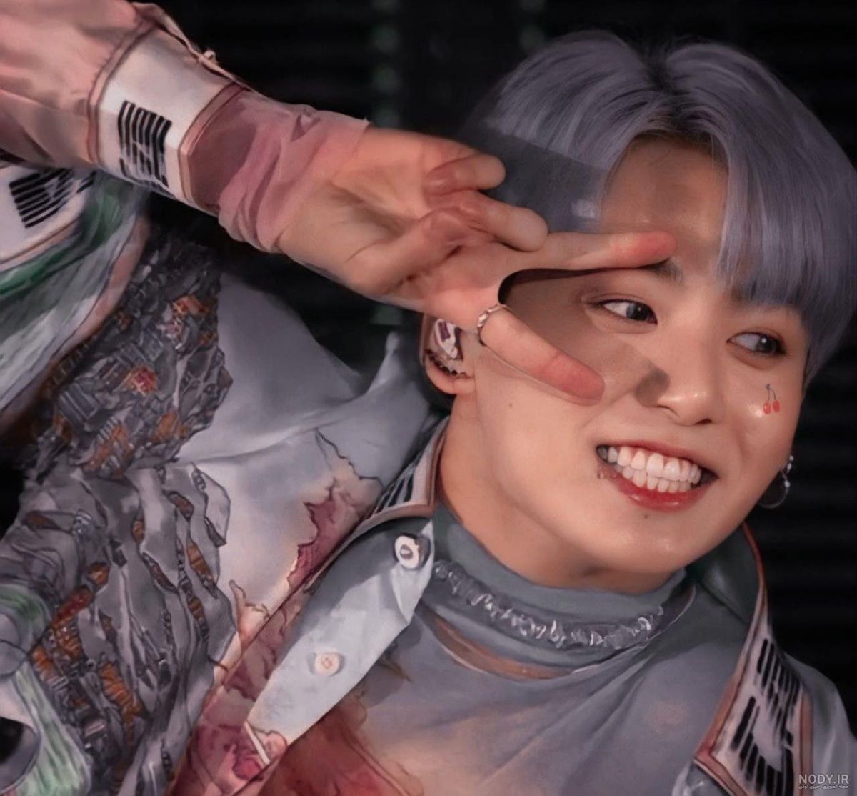 اول از همه بگم که اول داستان انگار در مورد ا.ت و جیمینه ولی در مورد ا.ت و کوکه 💕توضیحات: اسم تو ا.ت هست تو 20 سالته (یه چیزی اسم کره ای بزارید چون شما کره ای هستید) تو یه دختر مهربون و ناز هستی که همیشه به بقیه کمک میکنه 💕 ا.ت:+ چشمات مشکیه و بادومی قدت 156 موهات هم خرمایه و تا کمرته اندام خوبی هم داری 💞