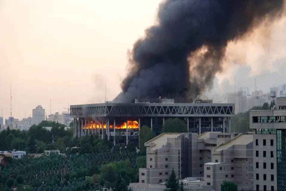 ساختمان شیشه ای صدا و سیما