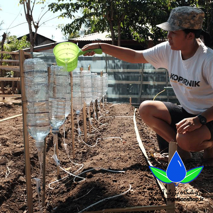 آبیاری قطره ای با بطری پلاستیکی