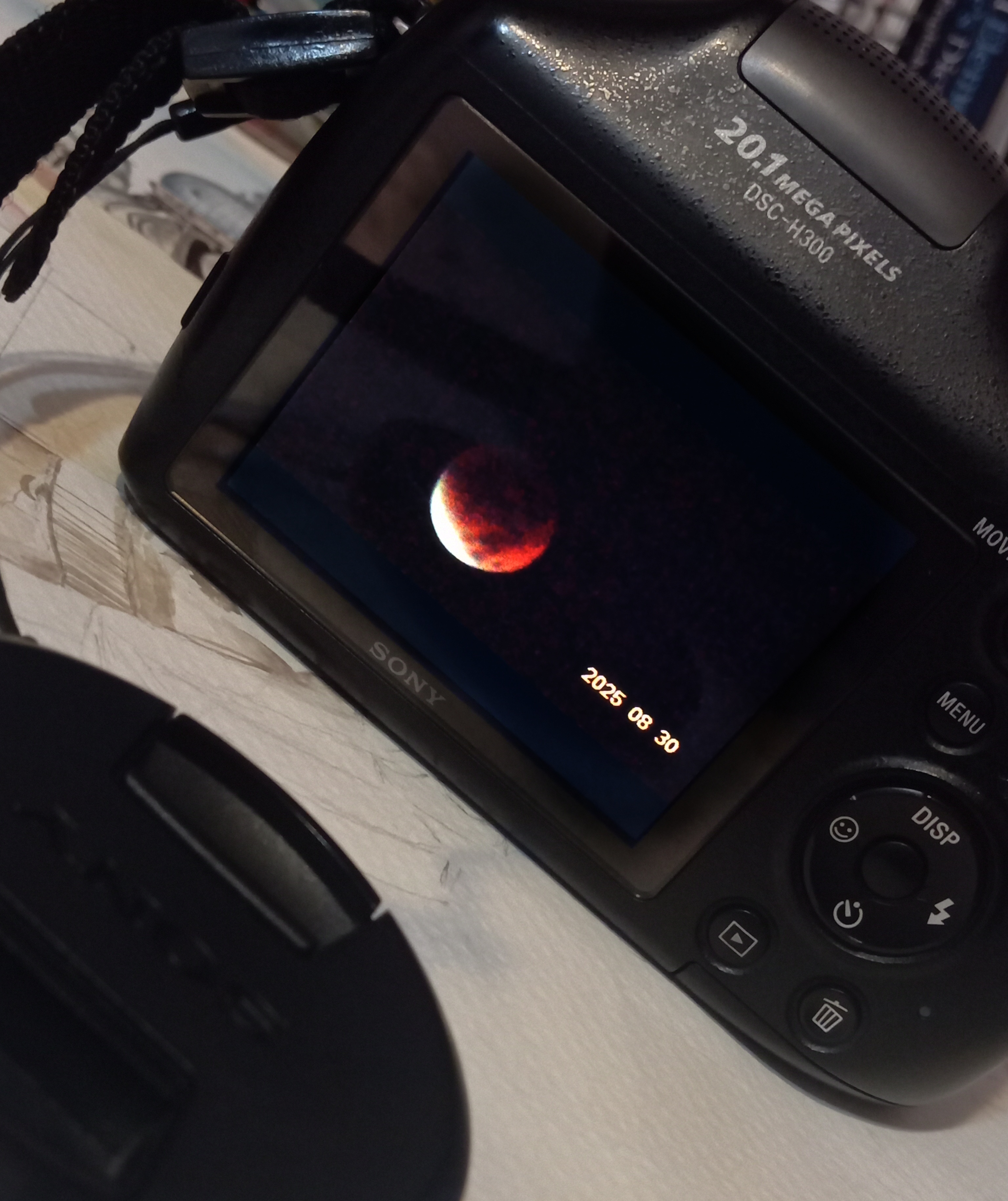 ماه خونین ؛