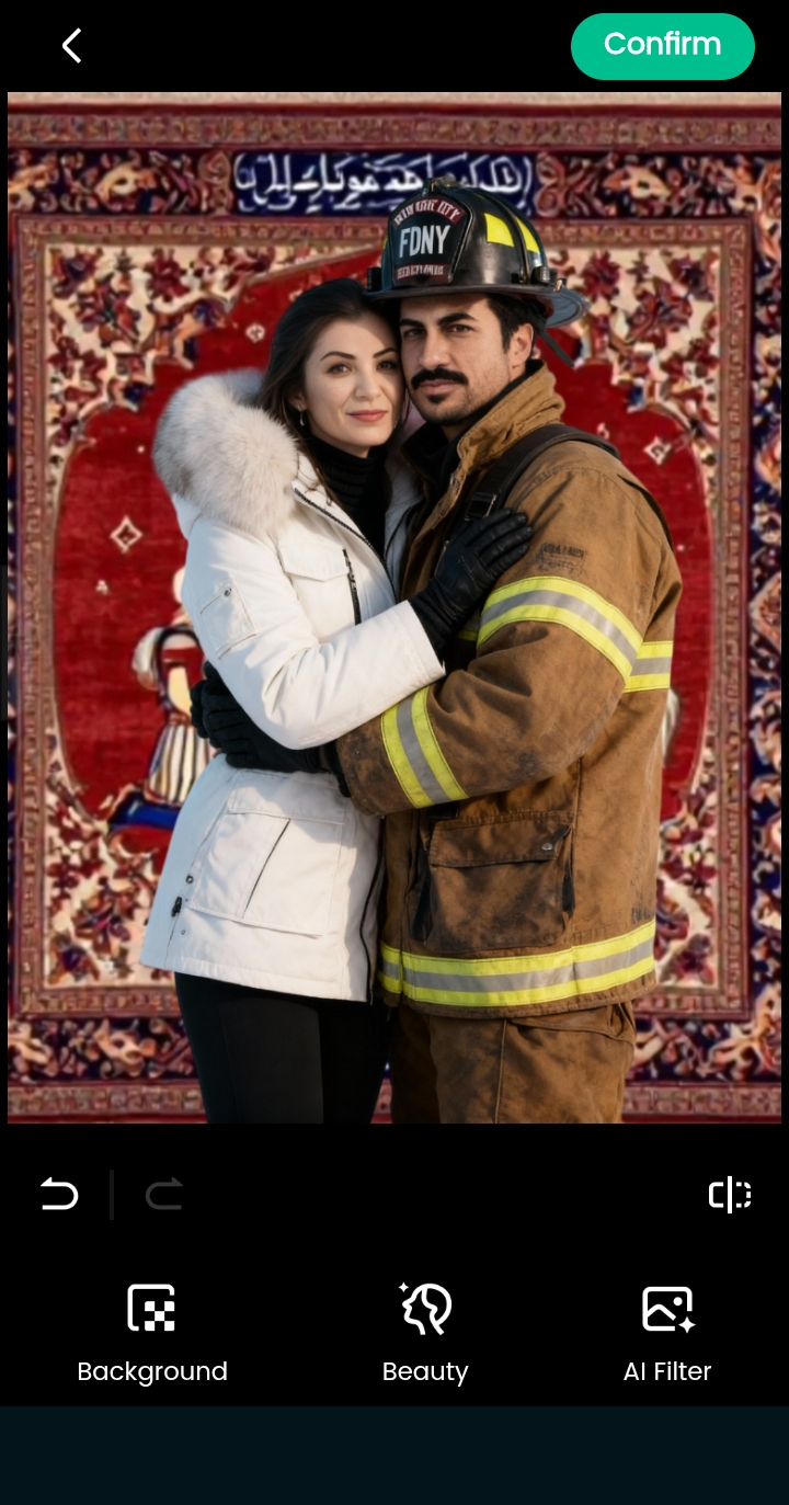 در کتاب نغمه نگارش شاهنامه شما می‌توانید تصاویر عزیزانتان را در کتاب خودتان در نقش اسطوره‌ها داشته باشید