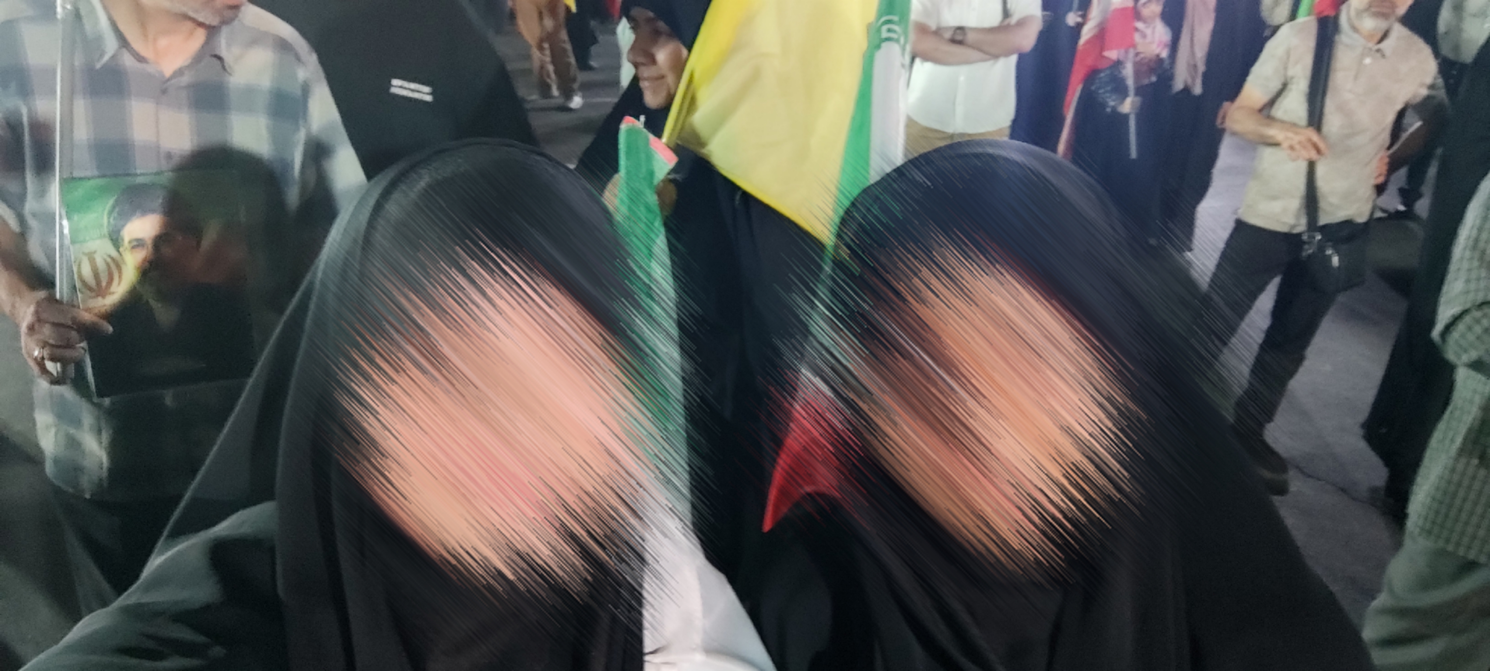 سمت چپی منم :)