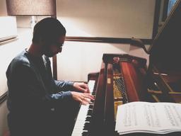 تجربه آهنگسازی موسیقی متن برای رادیو پیوست؛ رقص قلم