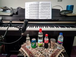 تجربه صداسازی برای پیام‌رسان پونیشا؛ برای خودت یک نوشابه باز کن