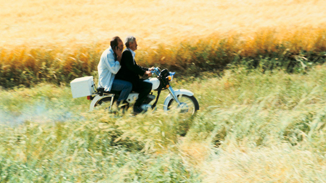 فیلم باد ما را خواهد برد