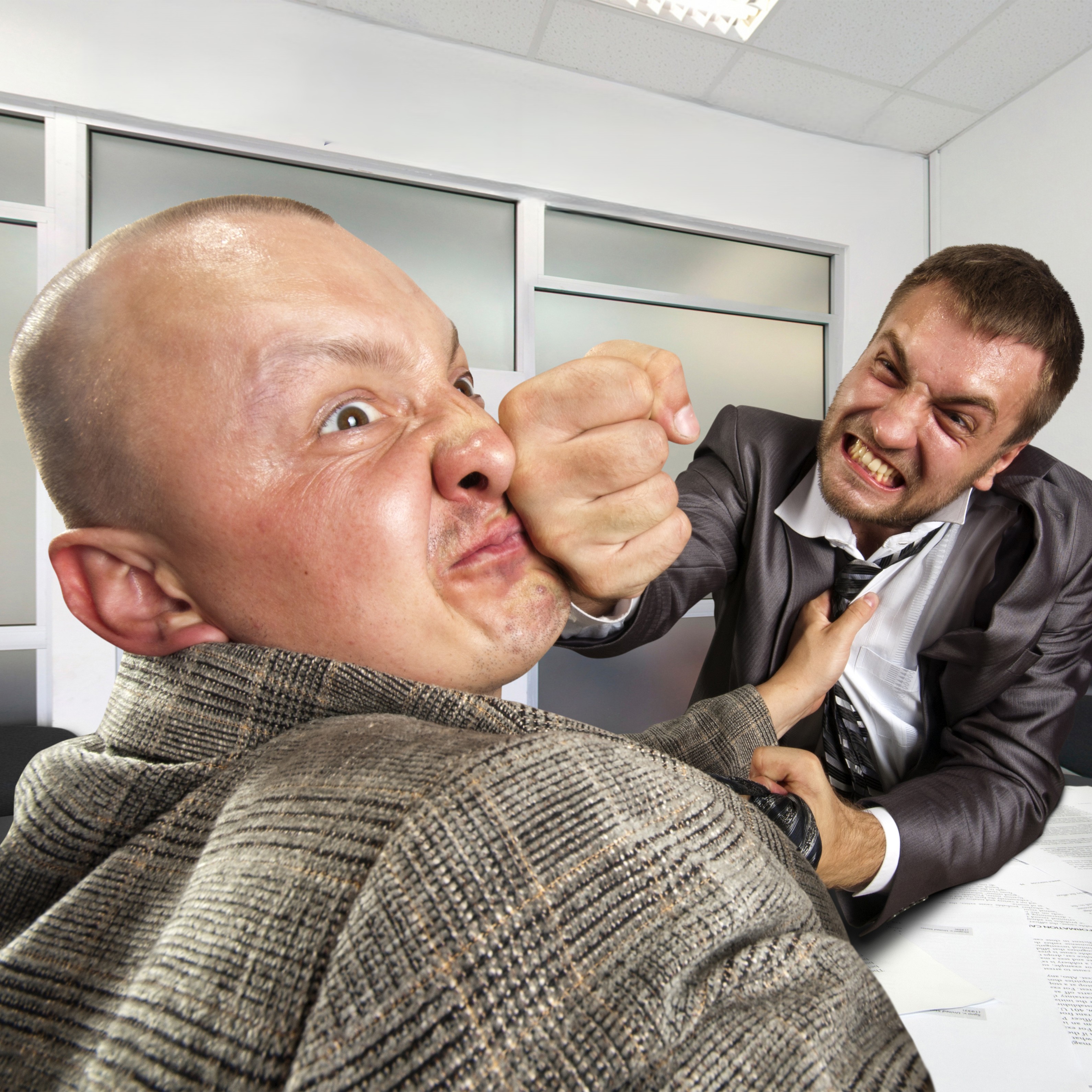 نصیحت بیموقع ما برای یه آدم در حال رنج کشیدن مثل همین مشته 😁