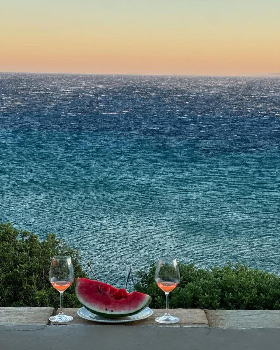 خلاصه ای از کتاب تکه هایی از یک کل منسجم