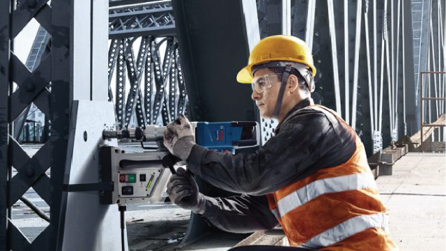 رعایت ایمنی هنگام کار با دریل مگنت