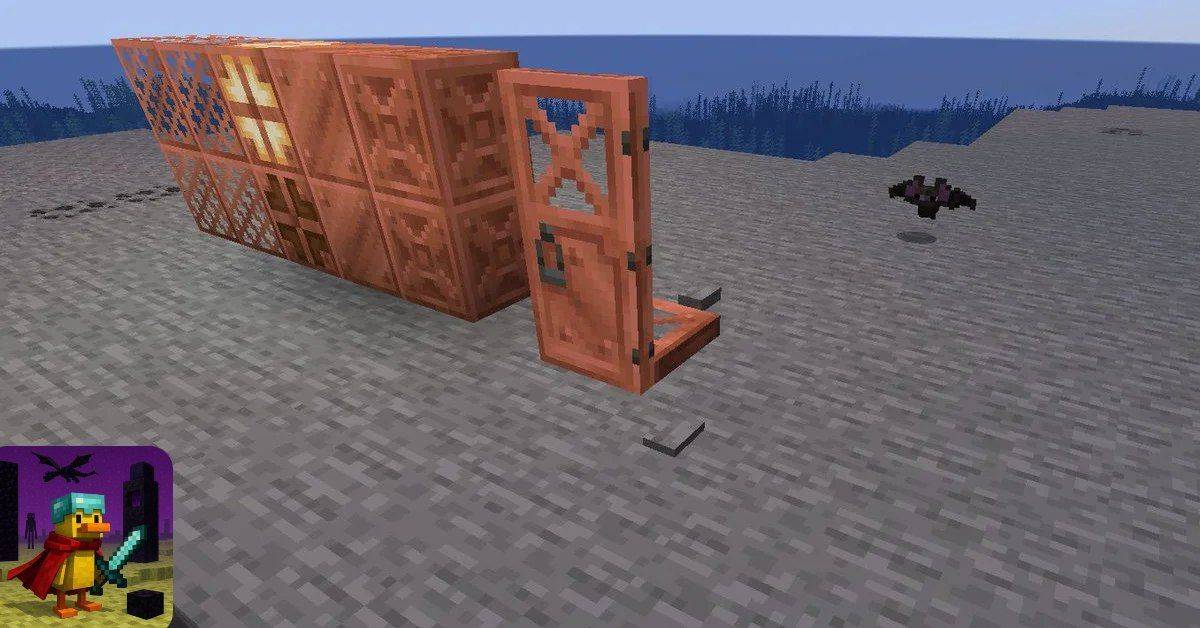 یکی از بلاکهای مهم این بهروزرسانی، لامپ مسی است که یک منبع نور جدید است. این لامپها با دریافت سیگنال رداستون (Redstone) روشن میشوند و به مرور زمان اکسید میگردند. جالب است بدانید که میزان نور تولید شده توسط آنها با توجه به مرحله اکسید شدنشان تغییر میکند.