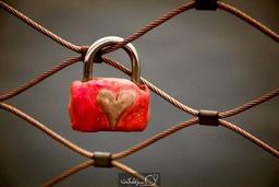 چیز عجیبیه ...