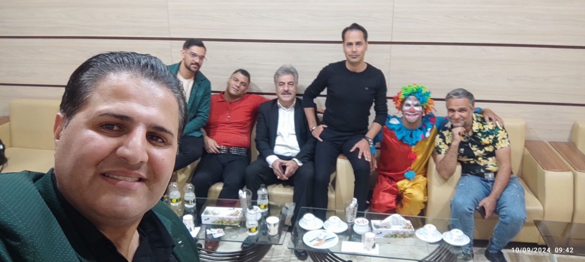 پویا شکوهی پشت صحنه مراسم بزرگ نیروی زمینی ارتش