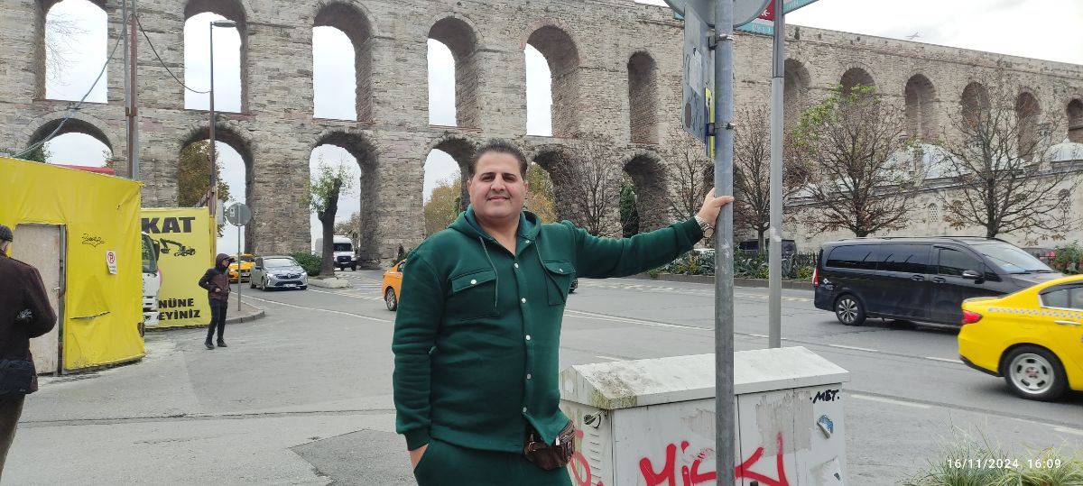 پویا شکوهی مجری تهیه کننده و کارگردان مراسمات