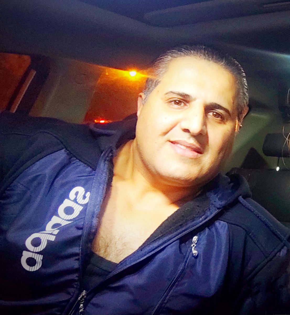 پویا شکوهی مجری تهیه کننده و کارگردان مراسمات