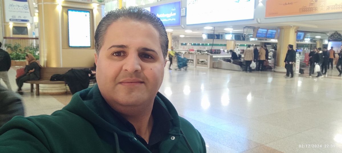 پویا شکوهی مجری تهیه کننده و کارگردان مراسمات 