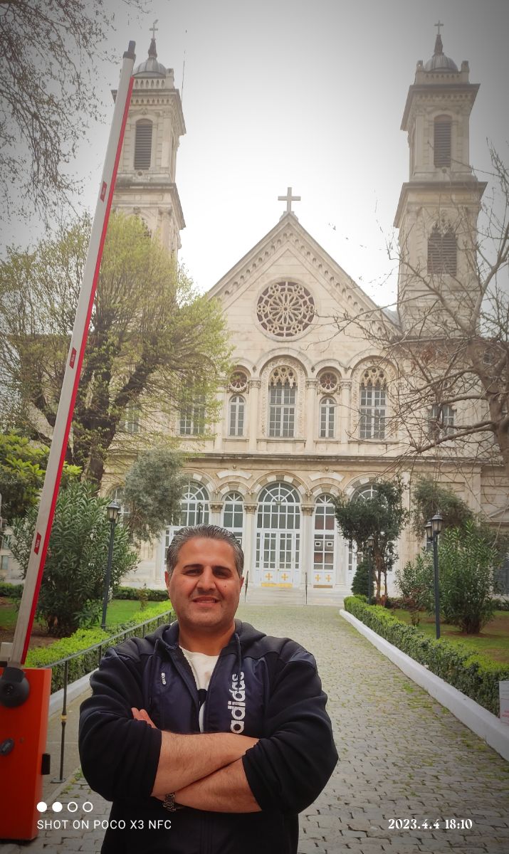 پویا شکوهی مجری تهیه کننده و کارگردان مراسمات 