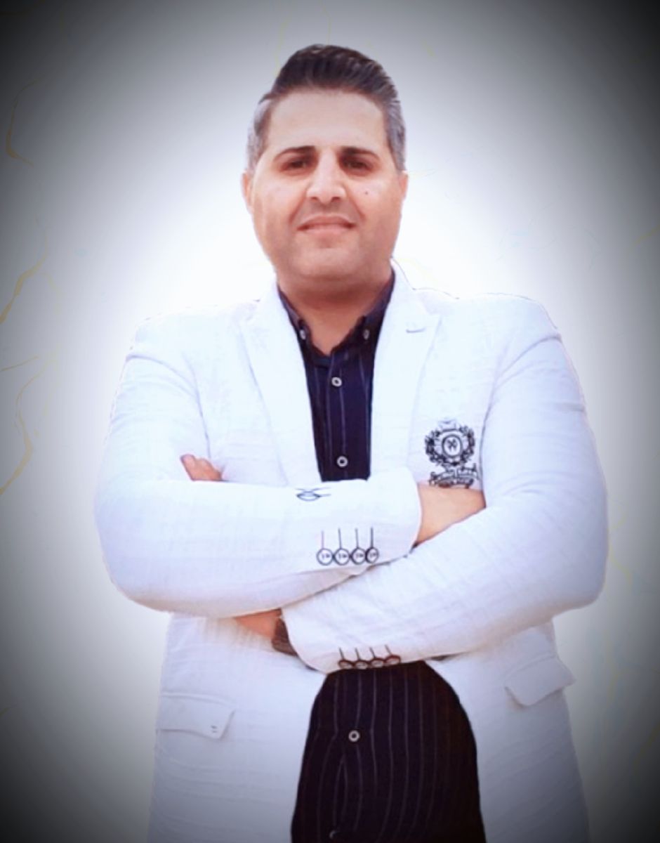 پویا شکوهی مجری تهیه کننده و کارگردان مراسمات گروه فرهنگی هنری پویا 