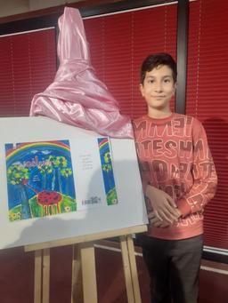 سینا رباط جزی در رونمایی از کتاب یک زرافه قرمز