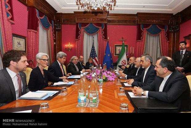 لبخند تمساح