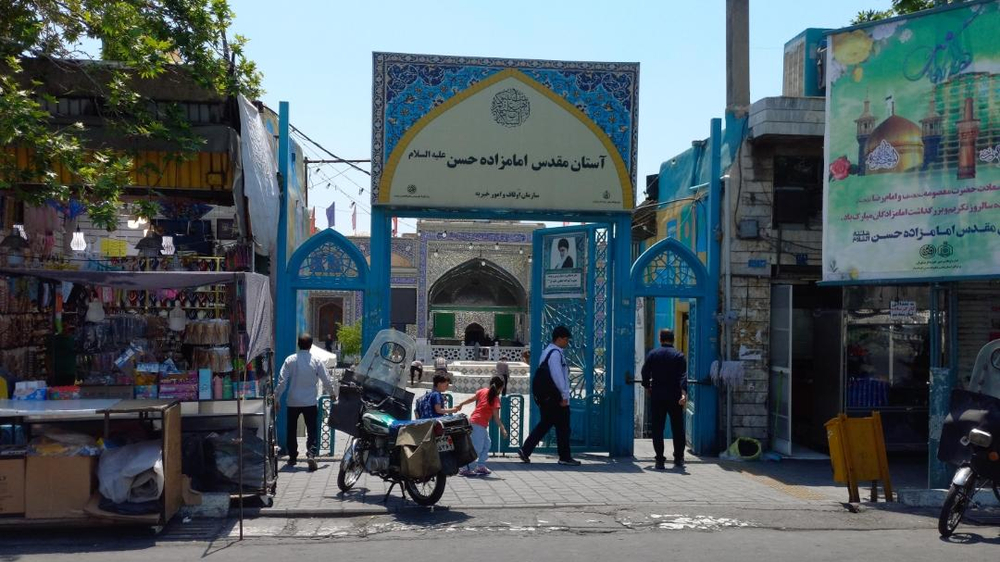 بارها در همین امامزاده نشستم وامن یجیب خواندم ودعایم مستجاب شد.