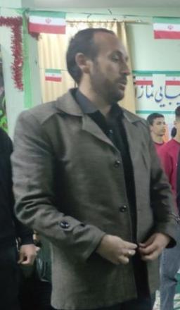 اقای نجفی معاون مدرسه خواجه نصیر