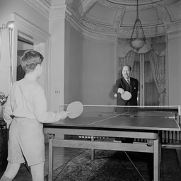 تاریخچه شگفت انگیز پینگ پنگ: از آغاز تا عصر مدرن