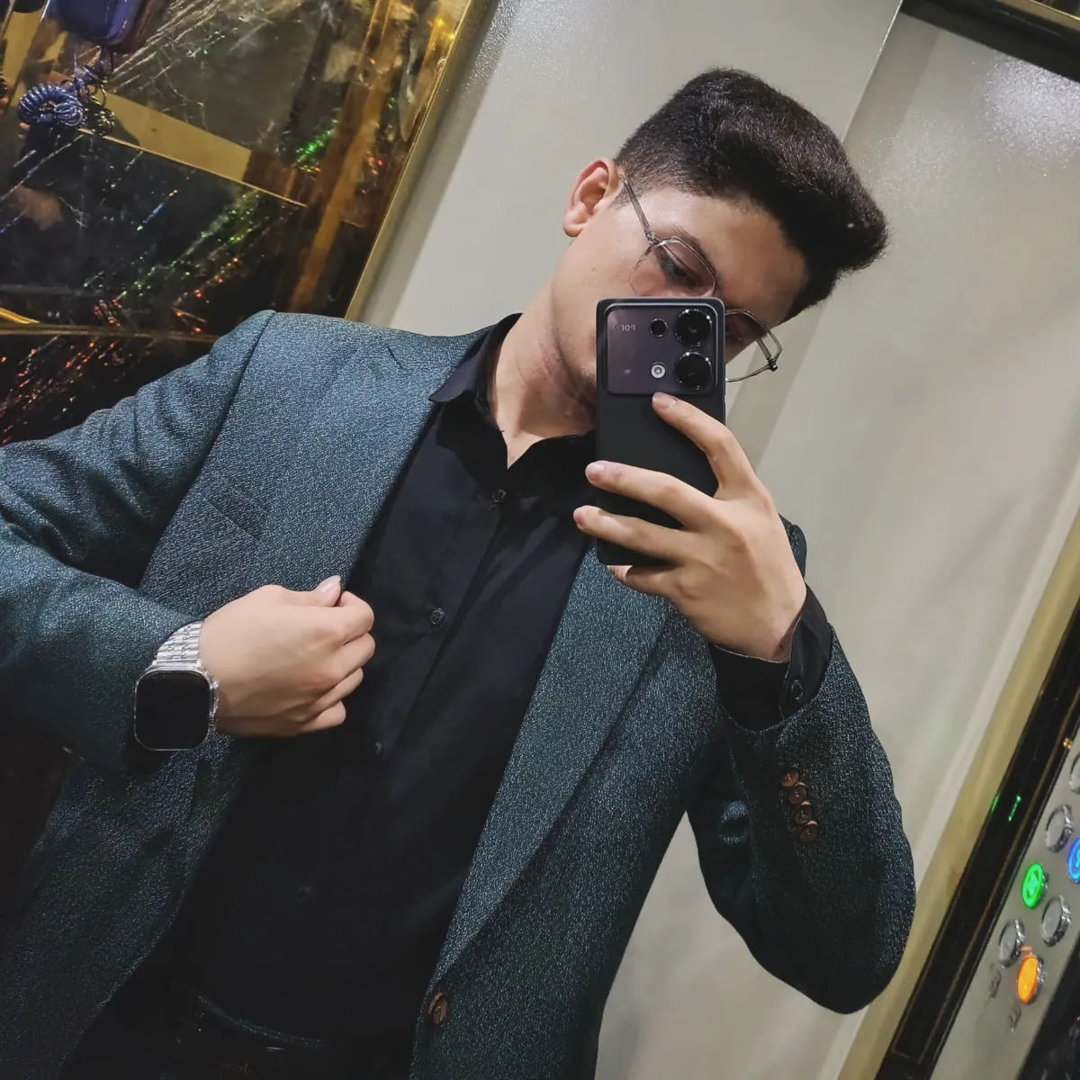 سیدمحمدمجتبی محسنی متولد آبان سال ۱۳۸۶ در تهران می‌باشد..