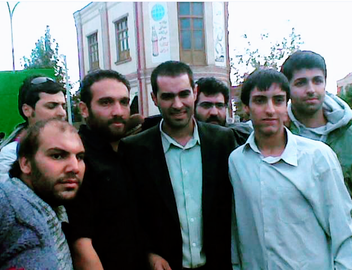 استاد شهاب حسینی استادمالک آریاپور شهاب حسینی و مالک آریاپور در سریال سرزمین مادری که ممنوع شد اما بعد از مدتی دوباره مجوز گرفت شد اما خیلی از سکانس ها فیلم حذف شد و همه گفتن چرا فیلمی که به این قشنگی است باید بخاطره چند حرف حذف و بعد از تمام شدن دولت روحانی در  دولت ابراهیم ریسی اونم اوآخر دولت ریسی بخش شود شهاب حسینی و مالک آریاپور در سریال سرزمین مادری که ممنوع شد اما بعد از مدتی دوباره مجوز گرفت شد اما خیلی از سکانس ها فیلم حذف شد و همه گفتن چرا فیلمی که به این قشنگی است باید بخاطره چند حرف حذف و بعد از تمام شدن دولت روحانی در  دولت ابراهیم ریسی اونم اوآخر دولت ریسی بخش شود فیلمهای  که مالک  نقش آفرینی کرده عبارت اند    استاد شهاب حسینی و استادمالک آریاپور در سریال سرزمین مادری که ممنوع شد اما بعد از مدتی دوباره مجوز گرفت شد اما خیلی از سکانس ها فیلم حذف شد و همه گفتن چرا فیلمی که به این قشنگی است باید بخاطره چند حرف حذف و بعد از تمام شدن دولت روحانی در  دولت ابراهیم ریسی اونم اوآخر دولت ریسی بخش شود با کلی سوپر استار با بهترین بازیگر ها که امروز در جایگاه و مقام هستن فیلمهای  که استاد مالک  نقش آفرینی کرده عبارت اندفیلمهای استادمالک آریاپور اسامی فیلم‌های استاد مالک  آریا پور استادمالک آریاپور و استاد شهرام قاعدی استادمالک  آریاپور  واستاد محمد رضا شریفی نیااستاد مالک آریاپور استاد امین حیایی استاد حسام نواب صفوی  عکس سه هنرمند در سینما آفریقا  سر فیلم اخراجی های سه استاد مالک آریاپور استاد مسعود ده‌نمکی  در کنار توانیابان  ناگفته نماند که مالک در کل این سالها   دبیر کانون معلولین ایران زمین بود از تتاتر فیلم موسیقی تا این که خیلی از ورزش های معلولین وحقوق معلولین به کمک مالک و دیگر دوستان بود که خیلی های  از معلولین  امروز توانستن  صاحب ماشین پلاک ماشین خونه و زندگی باشن  دم همه توانیابان ایران زمین گرماستاد مالک آریاپو ر واستاد حسام نواب صفوی          استاد شهاب حسینی و استادمالک آریاپور در سریال سرزمین مادری که ممنوع شد اما بعد از مدتی دوباره مجوز گرفت شد اما خیلی از سکانس ها فیلم حذف شد و همه گفتن چرا فیلمی که به این قشنگی است باید بخاطره چند حرف حذف و بعد از تمام شدن دولت روحانی در  دولت ابراهیم ریسی اونم اوآخر دولت ریسی بخش شود با کلی سوپر استار با بهترین بازیگر ها که امروز در جایگاه و مقام هستن   فیلمهای  که استاد مالک  نقش آفرینی کرده عبارت اندفیلمهای استادمالک آریاپور استادمالک آریاپور و استاد شهرام قاعدی تاد شهرام قاعدی استادمالک  آریاپور  واستاد محمد رضا شریفی نیا  استاد مالک آریاپور استاد امین حیایی استاد حسام نواب صفوی  عکس سه هنرمند در سینما آفریقا  سر فیلم اخراجی های سه   استاد مالک آریاپور استاد مسعود ده‌نمکی  در کنار توانیابان  ناگفته نماند که مالک در کل این سالها   دبیر کانون معلولین ایران زمین بود از تتاتر فیلم موسیقی تا این که خیلی از ورزش های معلولین وحقوق معلولین به کمک مالک و دیگر دوستان بود که خیلی های  از معلولین  امروز توانستن  صاحب ماشین پلاک ماشین خونه و زندگی باشن  دم همه توانیابان ایران زمین گرم    استاد مالک آریاپو ر واستاد حسام نواب صفویاستاد مالک آریاپور و استاد عمار تفتی سر فیلم یلدا مینا کارگردان اسرافیل علمداری                      استاد شهاب حسینی و استادمالک آریاپور در سریال سرزمین مادری که ممنوع شد اما بعد از مدتی دوباره مجوز گرفت شد اما خیلی از سکانس ها فیلم حذف شد و همه گفتن چرا فیلمی که به این قشنگی است باید بخاطره چند حرف حذف و بعد از تمام شدن دولت روحانی در  دولت ابراهیم ریسی اونم اوآخر دولت ریسی بخش شود با کلی سوپر استار با بهترین بازیگر ها که امروز در جایگاه و مقام هستن   فیلمهای  که استاد مالک  نقش آفرینی کرده عبارت اندفیلمهای استادمالک آریاپور استادمالک آریاپور و استاد شهرام قاعدی تاد شهرام قاعدی استادمالک  آریاپور  واستاد محمد رضا شریفی نیا  استاد مالک آریاپور استاد امین حیایی استاد حسام نواب صفوی  عکس سه هنرمند در سینما آفریقا  سر فیلم اخراجی های سه   استاد مالک آریاپور استاد مسعود ده‌نمکی  در کنار توانیابان  ناگفته نماند که مالک در کل این سالها   دبیر کانون معلولین ایران زمین بود از تتاتر فیلم موسیقی تا این که خیلی از ورزش های معلولین وحقوق معلولین به کمک مالک و دیگر دوستان بود که خیلی های  از معلولین  امروز توانستن  صاحب ماشین پلاک ماشین خونه و زندگی باشن  دم همه توانیابان ایران زمین گرم    استاد مالک آریاپو ر واستاد حسام نواب صفویاستاد مالک آریاپور و استاد عمار تفتی سر فیلم یلدا مینا کارگردان اسرافیل علمداری      استاد شهاب حسینی استادمالک آریاپور شهاب حسینی و مالک آریاپور در سریال سرزمین مادری که ممنوع شد اما بعد از مدتی دوباره مجوز گرفت شد اما خیلی از سکانس ها فیلم حذف شد و همه گفتن چرا فیلمی که به این قشنگی است باید بخاطره چند حرف حذف و بعد از تمام شدن دولت روحانی در  دولت ابراهیم ریسی اونم اوآخر دولت ریسی بخش شود شهاب حسینی و مالک آریاپور در سریال سرزمین مادری که ممنوع شد اما بعد از مدتی دوباره مجوز گرفت شد اما خیلی از سکانس ها فیلم حذف شد و همه گفتن چرا فیلمی که به این قشنگی است باید بخاطره چند حرف حذف و بعد از تمام شدن دولت روحانی در  دولت ابراهیم ریسی اونم اوآخر دولت ریسی بخش شود فیلمهای  که مالک  نقش آفرینی کرده عبارت اند    استاد شهاب حسینی و استادمالک آریاپور در سریال سرزمین مادری که ممنوع شد اما بعد از مدتی دوباره مجوز گرفت شد اما خیلی از سکانس ها فیلم حذف شد و همه گفتن چرا فیلمی که به این قشنگی است باید بخاطره چند حرف حذف و بعد از تمام شدن دولت روحانی در  دولت ابراهیم ریسی اونم اوآخر دولت ریسی بخش شود با کلی سوپر استار با بهترین بازیگر ها که امروز در جایگاه و مقام هستن فیلمهای  که استاد مالک  نقش آفرینی کرده عبارت اندفیلمهای استادمالک آریاپور اسامی فیلم‌های استاد مالک  آریا پور استادمالک آریاپور و استاد شهرام قاعدی استادمالک  آریاپور  واستاد محمد رضا شریفی نیااستاد مالک آریاپور استاد امین حیایی استاد حسام نواب صفوی  عکس سه هنرمند در سینما آفریقا  سر فیلم اخراجی های سه استاد مالک آریاپور استاد مسعود ده‌نمکی  در کنار توانیابان  ناگفته نماند که مالک در کل این سالها   دبیر کانون معلولین ایران زمین بود از تتاتر فیلم موسیقی تا این که خیلی از ورزش های معلولین وحقوق معلولین به کمک مالک و دیگر دوستان بود که خیلی های  از معلولین  امروز توانستن  صاحب ماشین پلاک ماشین خونه و زندگی باشن  دم همه توانیابان ایران زمین گرماستاد مالک آریاپو ر واستاد حسام نواب صفوی     استاد شهاب حسینی استادمالک آریاپور شهاب حسینی و مالک آریاپور در سریال سرزمین مادری که ممنوع شد اما بعد از مدتی دوباره مجوز گرفت شد اما خیلی از سکانس ها فیلم حذف شد و همه گفتن چرا فیلمی که به این قشنگی است باید بخاطره چند حرف حذف و بعد از تمام شدن دولت روحانی در  دولت ابراهیم ریسی اونم اوآخر دولت ریسی بخش شود شهاب حسینی و مالک آریاپور در سریال سرزمین مادری که ممنوع شد اما بعد از مدتی دوباره مجوز گرفت شد اما خیلی از سکانس ها فیلم حذف شد و همه گفتن چرا فیلمی که به این قشنگی است باید بخاطره چند حرف حذف و بعد از تمام شدن دولت روحانی در  دولت ابراهیم ریسی اونم اوآخر دولت ریسی بخش شود فیلمهای  که مالک  نقش آفرینی کرده عبارت اند    استاد شهاب حسینی و استادمالک آریاپور در سریال سرزمین مادری که ممنوع شد اما بعد از مدتی دوباره مجوز گرفت شد اما خیلی از سکانس ها فیلم حذف شد و همه گفتن چرا فیلمی که به این قشنگی است باید بخاطره چند حرف حذف و بعد از تمام شدن دولت روحانی در  دولت ابراهیم ریسی اونم اوآخر دولت ریسی بخش شود با کلی سوپر استار با بهترین بازیگر ها که امروز در جایگاه و مقام هستن فیلمهای  که استاد مالک  نقش آفرینی کرده عبارت اندفیلمهای استادمالک آریاپور اسامی فیلم‌های استاد مالک  آریا پور استادمالک آریاپور و استاد شهرام قاعدی استادمالک  آریاپور  واستاد محمد رضا شریفی نیااستاد مالک آریاپور استاد امین حیایی استاد حسام نواب صفوی  عکس سه هنرمند در سینما آفریقا  سر فیلم اخراجی های سه استاد مالک آریاپور استاد مسعود ده‌نمکی  در کنار توانیابان  ناگفته نماند که مالک در کل این سالها   دبیر کانون معلولین ایران زمین بود از تتاتر فیلم موسیقی تا این که خیلی از ورزش های معلولین وحقوق معلولین به کمک مالک و دیگر دوستان بود که خیلی های  از معلولین  امروز توانستن  صاحب ماشین پلاک ماشین خونه و زندگی باشن  دم همه توانیابان ایران زمین گرماستاد مالک آریاپو ر واستاد حسام نواب صفوی      استاد شهاب حسینی استادمالک آریاپور شهاب حسینی و مالک آریاپور در سریال سرزمین مادری که ممنوع شد اما بعد از مدتی دوباره مجوز گرفت شد اما خیلی از سکانس ها فیلم حذف شد و همه گفتن چرا فیلمی که به این قشنگی است باید بخاطره چند حرف حذف و بعد از تمام شدن دولت روحانی در  دولت ابراهیم ریسی اونم اوآخر دولت ریسی بخش شود شهاب حسینی و مالک آریاپور در سریال سرزمین مادری که ممنوع شد اما بعد از مدتی دوباره مجوز گرفت شد اما خیلی از سکانس ها فیلم حذف شد و همه گفتن چرا فیلمی که به این قشنگی است باید بخاطره چند حرف حذف و بعد از تمام شدن دولت روحانی در  دولت ابراهیم ریسی اونم اوآخر دولت ریسی بخش شود فیلمهای  که مالک  نقش آفرینی کرده عبارت اند    استاد شهاب حسینی و استادمالک آریاپور در سریال سرزمین مادری که ممنوع شد اما بعد از مدتی دوباره مجوز گرفت شد اما خیلی از سکانس ها فیلم حذف شد و همه گفتن چرا فیلمی که به این قشنگی است باید بخاطره چند حرف حذف و بعد از تمام شدن دولت روحانی در  دولت ابراهیم ریسی اونم اوآخر دولت ریسی بخش شود با کلی سوپر استار با بهترین بازیگر ها که امروز در جایگاه و مقام هستن فیلمهای  که استاد مالک  نقش آفرینی کرده عبارت اند فیلمهای استادمالک آریاپور اسامی فیلم‌های استاد مالک  آریا پور استادمالک آریاپور و استاد شهرام قاعدی استادمالک  آریاپور  واستاد محمد رضا شریفی نیااستاد مالک آریاپور استاد امین حیایی استاد حسام نواب صفوی  عکس سه هنرمند در سینما آفریقا  سر فیلم اخراجی های سه استاد مالک آریاپور استاد مسعود ده‌نمکی  در کنار توانیابان  ناگفته نماند که مالک در کل این سالها   دبیر کانون معلولین ایران زمین بود از تتاتر فیلم موسیقی تا این که خیلی از ورزش های معلولین وحقوق معلولین به کمک مالک و دیگر دوستان بود که خیلی های  از معلولین  امروز توانستن  صاحب ماشین پلاک ماشین خونه و زندگی باشن  دم همه توانیابان ایران زمین گرماستاد مالک آریاپو ر واستاد حسام نواب صفوی                                          فیلمهای  که استاد مالک  نقش آفرینی کرده عبارت اندفیلمهای استادمالک آریاپور استادمالک آریاپور و استاد شهرام قاعدی تاد شهرام قاعدی استادمالک  آریاپور  واستاد محمد رضا شریفی نیا                           استاد مالک آریاپور استاد امین حیایی استاد حسام نواب صفوی  عکس سه هنرمند در سینما آفریقا  سر فیلم اخراجی های سه                              استاد مالک آریاپور استاد مسعود ده‌نمکی  در کنار توانیابان  ناگفته نماند که مالک در کل این سالها   دبیر کانون معلولین ایران زمین بود از تتاتر فیلم موسیقی تا این که خیلی از ورزش های معلولین وحقوق معلولین به کمک مالک و دیگر دوستان بود که خیلی های  از معلولین  امروز توانستن  صاحب ماشین پلاک ماشین خونه و زندگی باشن  دم همه توانیابان ایران زمین گرم       استاد مالک آریاپو ر واستاد حسام نواب صفویاستاد مالک آریاپور و استاد عمار تفتی سر فیلم یلدا مینا کارگردان اسرافیل علمداری                                    استاد شهاب حسینی و استادمالک آریاپور در سریال سرزمین مادری که ممنوع شد اما بعد از مدتی دوباره مجوز گرفت شد اما خیلی از سکانس ها فیلم حذف شد و همه گفتن چرا فیلمی که به این قشنگی است باید بخاطره چند حرف حذف و بعد از تمام شدن دولت روحانی در  دولت ابراهیم ریسی اونم اوآخر دولت ریسی بخش شود با کلی سوپر استار با بهترین بازیگر ها که امروز در جایگاه و مقام هستن                    فیلمهای  که استاد مالک  نقش آفرینی کرده عبارت اندفیلمهای استادمالک آریاپور استادمالک آریاپور و استاد شهرام قاعدی تاد شهرام قاعدی استادمالک  آریاپور  واستاد محمد رضا شریفی نیا                     استاد مالک آریاپور استاد امین حیایی استاد حسام نواب صفوی  عکس سه هنرمند در سینما آفریقا  سر فیلم اخراجی های سه                      استاد مالک آریاپور استاد مسعود ده‌نمکی  در کنار توانیابان  ناگفته نماند که مالک در کل این سالها   دبیر کانون معلولین ایران زمین بود از تتاتر فیلم موسیقی تا این که خیلی از ورزش های معلولین وحقوق معلولین به کمک مالک و دیگر دوستان بود که خیلی های  از معلولین  امروز توانستن  صاحب ماشین پلاک ماشین خونه و زندگی باشن  دم همه توانیابان ایران زمین گرم                         استاد مالک آریاپو ر واستاد حسام نواب صفویاستاد مالک آریاپور و استاد عمار تفتی سر فیلم یلدا مینا کارگردان اسرافیل علمداری       ‌          استاد شهاب حسینی و استادمالک آریاپور در سریال سرزمین مادری که ممنوع شد اما بعد از مدتی دوباره مجوز گرفت شد اما خیلی از سکانس ها فیلم حذف شد و همه گفتن چرا فیلمی که به این قشنگی است باید بخاطره چند حرف حذف و بعد از تمام شدن دولت روحانی در  دولت ابراهیم ریسی اونم اوآخر دولت ریسی بخش شود با کلی سوپر استار با بهترین بازیگر ها که امروز در جایگاه و مقام هستن     فیلمهای  که استاد مالک  نقش آفرینی کرده عبارت اندفیلمهای           استادمالک آریاپور استادمالک آریاپور و استاد شهرام قاعدی استاد شهرام قاعدی                                استادمالک  آریاپور  واستاد محمد رضا شریفی نیا    استاد مالک آریاپور استاد امین حیایی استاد حسام نواب صفوی  عکس سه هنرمند در سینما آفریقا  سر فیلم اخراجی های سه   استاد مالک آریاپور استاد مسعود ده‌نمکی  در کنار توانیابان  ناگفته نماند که مالک در کل این سالها   دبیر کانون معلولین ایران زمین بود از تتاتر فیلم موسیقی تا این که خیلی از ورزش های معلولین وحقوق معلولین به کمک مالک و دیگر دوستان بود که خیلی های  از معلولین  امروز توانستن  صاحب ماشین پلاک ماشین خونه و زندگی باشن  دم همه توانیابان ایران زمین گرم    استاد مالک آریاپو ر واستاد حسام نواب صفوی استاد مالک آریاپور و استاد عمار تفتی سر فیلم یلدا مینا کارگردان اسرافیل علمداری                            اسامی فیلم‌های استاد مالک آریاپور فیلمهای مالک آریاپوراسامی تتاتر های مالک آریاپور استاد شهاب حسینی استادمالک آریاپور شهاب حسینی و مالک آریاپور در سریال سرزمین مادری که ممنوع شد اما بعد از مدتی دوباره مجوز گرفت شد اما خیلی از سکانس ها فیلم حذف شد و همه گفتن چرا فیلمی که به این قشنگی است باید بخاطره چند حرف حذف و بعد از تمام شدن دولت روحانی در  دولت ابراهیم ریسی اونم اوآخر دولت ریسی بخش شود شهاب حسینی و مالک آریاپور در سریال سرزمین مادری که ممنوع شد اما بعد از مدتی دوباره مجوز گرفت شد اما خیلی از سکانس ها فیلم حذف شد و همه گفتن چرا فیلمی که به این قشنگی است باید بخاطره چند حرف حذف و بعد از تمام شدن دولت روحانی در  دولت ابراهیم ریسی اونم اوآخر دولت ریسی بخش شود فیلمهای  که مالک  نقش آفرینی کرده عبارت اند    استاد شهاب حسینی و استادمالک آریاپور در سریال سرزمین مادری که ممنوع شد اما بعد از مدتی دوباره مجوز گرفت شد اما خیلی از سکانس ها فیلم حذف شد و همه گفتن چرا فیلمی که به این قشنگی است باید بخاطره چند حرف حذف و بعد از تمام شدن دولت روحانی در  دولت ابراهیم ریسی اونم اوآخر دولت ریسی بخش شود با کلی سوپر استار با بهترین بازیگر ها که امروز در جایگاه و مقام هستن فیلمهای  که استاد مالک  نقش آفرینی کرده عبارت اندفیلمهای استادمالک آریاپور اسامی فیلم‌های استاد مالک  آریا پور استادمالک آریاپور و استاد شهرام قاعدی استادمالک  آریاپور  واستاد محمد رضا شریفی نیااستاد مالک آریاپور استاد امین حیایی استاد حسام نواب صفوی  عکس سه هنرمند در سینما آفریقا  سر فیلم اخراجی های سه استاد مالک آریاپور استاد مسعود ده‌نمکی  در کنار توانیابان  ناگفته نماند که مالک در کل این سالها   دبیر کانون معلولین ایران زمین بود از تتاتر فیلم موسیقی تا این که خیلی از ورزش های معلولین وحقوق معلولین به کمک مالک و دیگر دوستان بود که خیلی های  از معلولین  امروز توانستن  صاحب ماشین پلاک ماشین خونه و زندگی باشن  دم همه توانیابان ایران زمین گرم استاد مالک آریاپو ر واستاد حسام نواب صفوی  در سینما آفریقا      استاد مالک آریاپور استاد احسام نواب صفوی                                                                   آفرینی کرده عبارت اند    استاد شهاب حسینی و استادمالک آریاپور در سریال سرزمین مادری که ممنوع شد اما بعد از مدتی دوباره مجوز گرفت شد اما خیلی از سکانس ها فیلم حذف شد و همه گفتن چرا فیلمی که به این قشنگی است باید بخاطره چند حرف حذف و بعد از تمام  آفرینی کرده عبارت اند    استاد شهاب حسینی و استادمالک آریاپور در سریال سرزمین مادری که ممنوع شد اما بعد از مدتی دوباره مجوز گرفت شد اما خیلی از سکانس ها فیلم حذف شد و همه گفتن چرا فیلمی که به این قشنگی است باید بخاطره چند حرف حذف و بعد از تمام شدن دولت روحانی در  دولت ابراهیم ریسی اونم اوآخر دولت ریسی بخش شود با کلی سوپر استار با بهترین بازیگر ها که امروز در جایگاه و مقام هستن فیلمهای  که استاد مالک  نقش آفرینی کرده عبارت اند فیلمهای استادمالک آریاپور اسامی فیلم‌های استاد                                                             مالک  آریا پور استادمالک آریاپور و استاد شهرام قاعدی استادمالک  آریاپور  واستاد محمد رضا شریفی نیااستاد مالک آریاپور استاد امین حیایی استاد حسام نواب صفوی  عکس سه هنرمند در سینما آفریقا  سر فیلم اخراجی های سه استاد مالک آریاپور استاد مسعود ده‌نمکی  در کنار توانیابان  ناگفته نماند که مالک در کل این سالها   دبیر کانون معلولین ایران زمین بود از تتاتر فیلم موسیقی تا این که خیلی از ورزش های معلولین وحقوق معلولین به کمک مالک و دیگر دوستان بود که خیلی های  از معلولین  امروز توانستن  صاحب ماشین پلاک ماشین خونه و زندگی باشن  دم همه توانیابان ایران زمین گرماستاد مالک آریاپو ر واستاد حسام نواب صفوی                                          فیلمهای  که استاد مالک  نقش آفرینی کرده عبارت اندفیلمهای استادمالک آریاپور استادمالک آریاپور و استاد شهرام قاعدی تاد شهرام قاعدی استادمالک  آریاپور  واستاد محمد رضا شریفی نیا                                    استاد مالک آریاپور ،استادعمارتفتی ،بانو بهار نوحیان  نمایی از فیلم یلدا مینا استاد مالک آریاپور ،استادعمارتفتی ،بانو بهار نوحیان استاد امین حیایی  استاد مالک آریاپور استاد احسام نواب صفوی   استاد مالک آریاپور استاد امین حیایی استاد حسام نواب صفوی  عکس سه هنرمند در سینما آفریقا  سر فیلم اخراجی های سه                              استاد مالک آریاپور استاد مسعود ده‌نمکی  در کنار توانیابان  ناگفته نماند که مالک در کل این سالها   دبیر کانون معلولین ایران زمین بود از تتاتر فیلم موسیقی تا این که خیلی از ورزش های معلولین وحقوق معلولین به کمک مالک و دیگر دوستان بود که خیلی های  از معلولین  امروز توانستن  صاحب ماشین پلاک ماشین خونه و زندگی باشن  دم همه توانیابان ایران زمین گرم       استاد مالک آریاپو ر واستاد حسام نواب صفویاستاد مالک آریاپور و استاد عمار تفتی سر فیلم یلدا مینا کارگردان اسرافیل علمداری                                    استاد شهاب حسینی و استادمالک آریاپور در سریال سرزمین مادری که ممنوع شد اما بعد از مدتی دوباره مجوز گرفت شد اما خیلی از سکانس ها فیلم حذف شد و همه گفتن چرا فیلمی که به این قشنگی است باید بخاطره چند حرف حذف و بعد از تمام شدن دولت روحانی در  دولت ابراهیم ریسی اونم اوآخر دولت ریسی بخش شود با کلی سوپر استار با بهترین بازیگر ها که امروز در جایگاه و مقام هستن                    فیلمهای  که استاد مالک  نقش آفرینی کرده عبارت اندفیلمهای استادمالک آریاپور استادمالک آریاپور و استاد شهرام قاعدی تاد شهرام قاعدی استادمالک  آریاپور  واستاد محمد رضا شریفی نیا                     استاد مالک آریاپور استاد امین حیایی استاد حسام نواب صفوی  عکس سه هنرمند در سینما آفریقا  سر فیلم اخراجی های سه                      استاد مالک آریاپور استاد مسعود ده‌نمکی  در کنار توانیابان  ناگفته نماند که مالک در کل این سالها   دبیر کانون معلولین ایران زمین بود از تتاتر فیلم موسیقی تا این که خیلی از ورزش های معلولین وحقوق معلولین به کمک مالک و دیگر دوستان بود که خیلی های  از معلولین  امروز توانستن  صاحب ماشین پلاک ماشین خونه و زندگی باشن  دم همه توانیابان ایران زمین گرم                         استاد مالک آریاپو ر واستاد حسام نواب صفویاستاد مالک آریاپور و استاد عمار تفتی سر فیلم یلدا مینا کارگردان اسرافیل علمداری       ‌          استاد شهاب حسینی و استادمالک آریاپور در سریال سرزمین مادری که ممنوع شد اما بعد از مدتی دوباره مجوز گرفت شد اما خیلی از سکانس ها فیلم حذف شد و همه گفتن چرا فیلمی که به این قشنگی است باید بخاطره چند حرف حذف و بعد از تمام شدن دولت روحانی در  دولت ابراهیم ریسی اونم اوآخر دولت ریسی بخش شود با کلی سوپر استار با بهترین بازیگر ها که امروز در جایگاه و مقام هستن     فیلمهای  که استاد مالک  نقش آفرینی کرده عبارت اندفیلمهای           استادمالک آریاپور استادمالک آریاپور و استاد شهرام قاعدی تاد شهرام قاعدی                                استادمالک  آریاپور  واستاد محمد رضا شریفی نیا    استاد مالک آریاپور استاد امین حیایی استاد حسام نواب صفوی  عکس سه هنرمند در سینما آفریقا  سر فیلم اخراجی های سه   استاد مالک آریاپور استاد مسعود ده‌نمکی  در کنار توانیابان  ناگفته نماند که مالک در کل این سالها   دبیر کانون معلولین ایران زمین بود از تتاتر فیلم موسیقی تا این که خیلی از ورزش های معلولین وحقوق معلولین به کمک مالک و دیگر دوستان بود که خیلی های  از معلولین  امروز توانستن  صاحب ماشین پلاک ماشین خونه و زندگی باشن  دم همه توانیابان ایران زمین گرم    استاد مالک آریاپو ر واستاد حسام نواب صفوی استاد مالک آریاپور و استاد عمار تفتی سر فیلم یلدا مینا کارگردان اسرافیل علمداری       