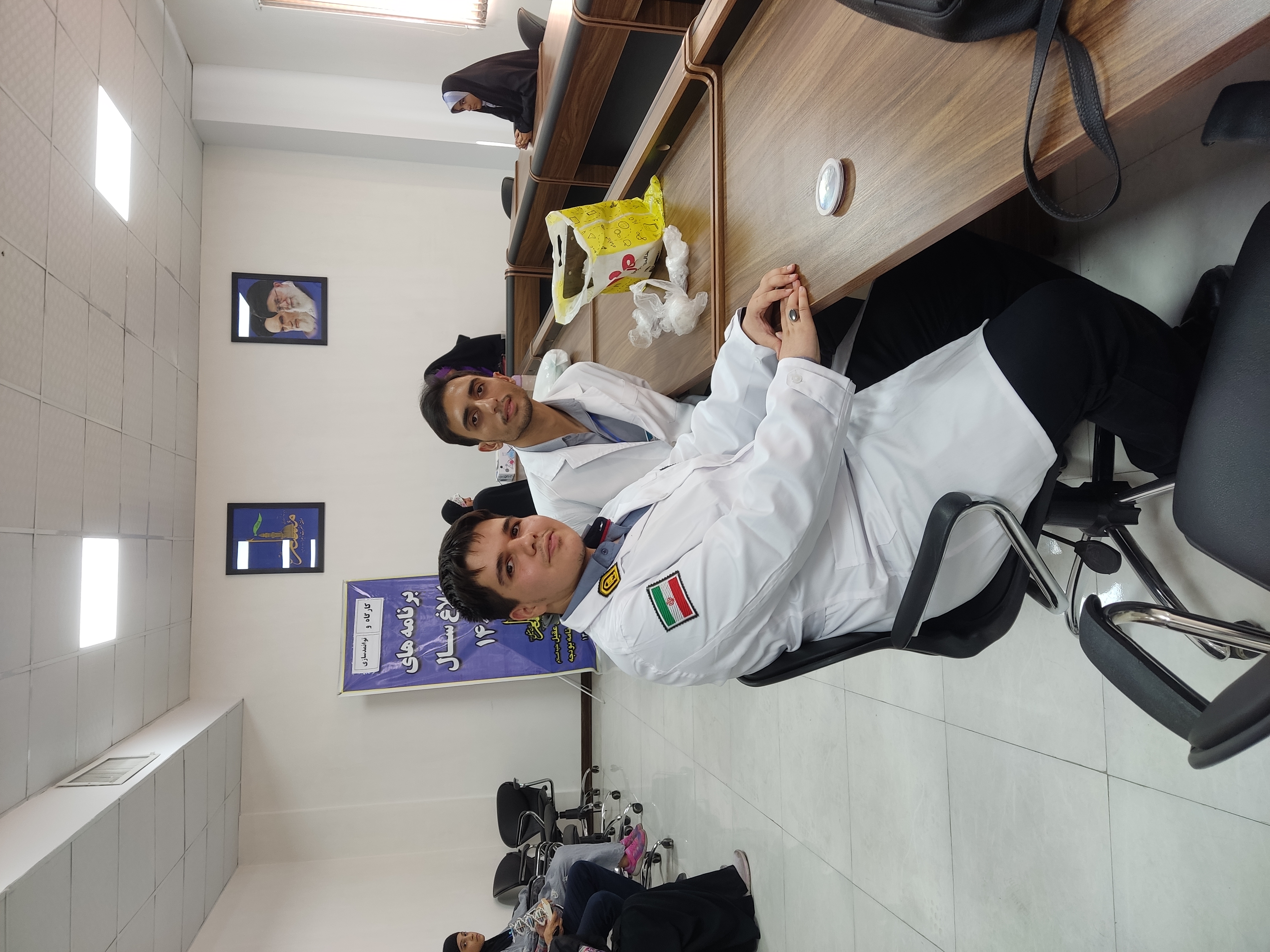 نخبه‌ی جوان دانبال گلدوست موفق شد در شاخه زیست‌شناسی (کشت باکتری) مقام پنجم کشوری را در لیگ علمی شهید احمدی روشن کسب کند. این موفقیت علمی از شبکه امید نیز پوشش داده شد و بازتابی از تلاش‌های پژوهشی نسل نوآور ایران بود.