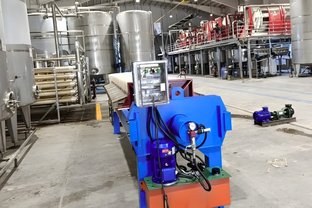 فیلتر پرس صنعتی در واحد تولید رب گوجه