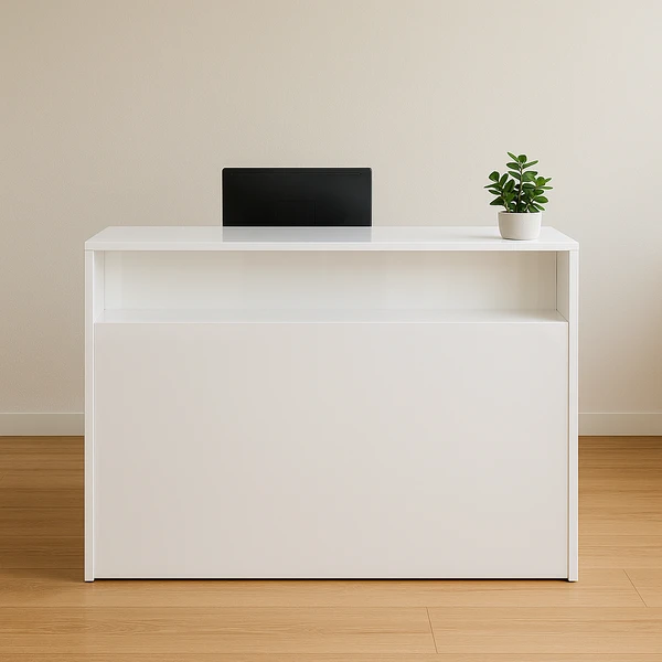 کانتر پذیرش مینیمال سفید با میز کارمندی مخفیشونده.webp