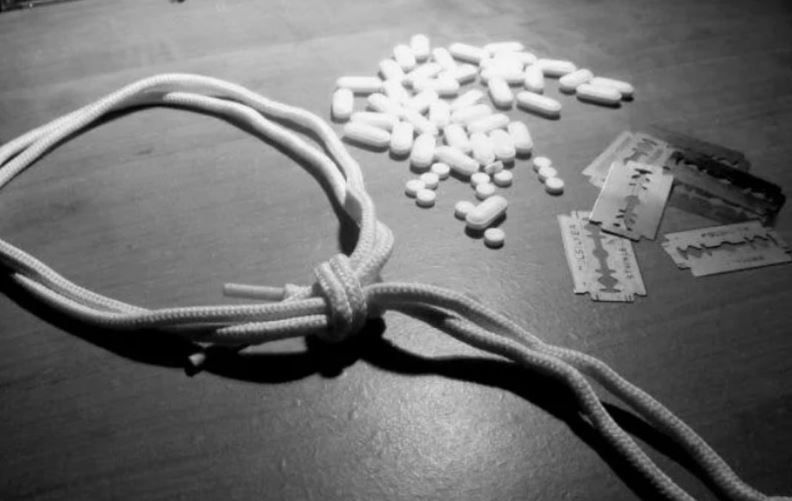 ارتباط اعتیاد و خودکشی