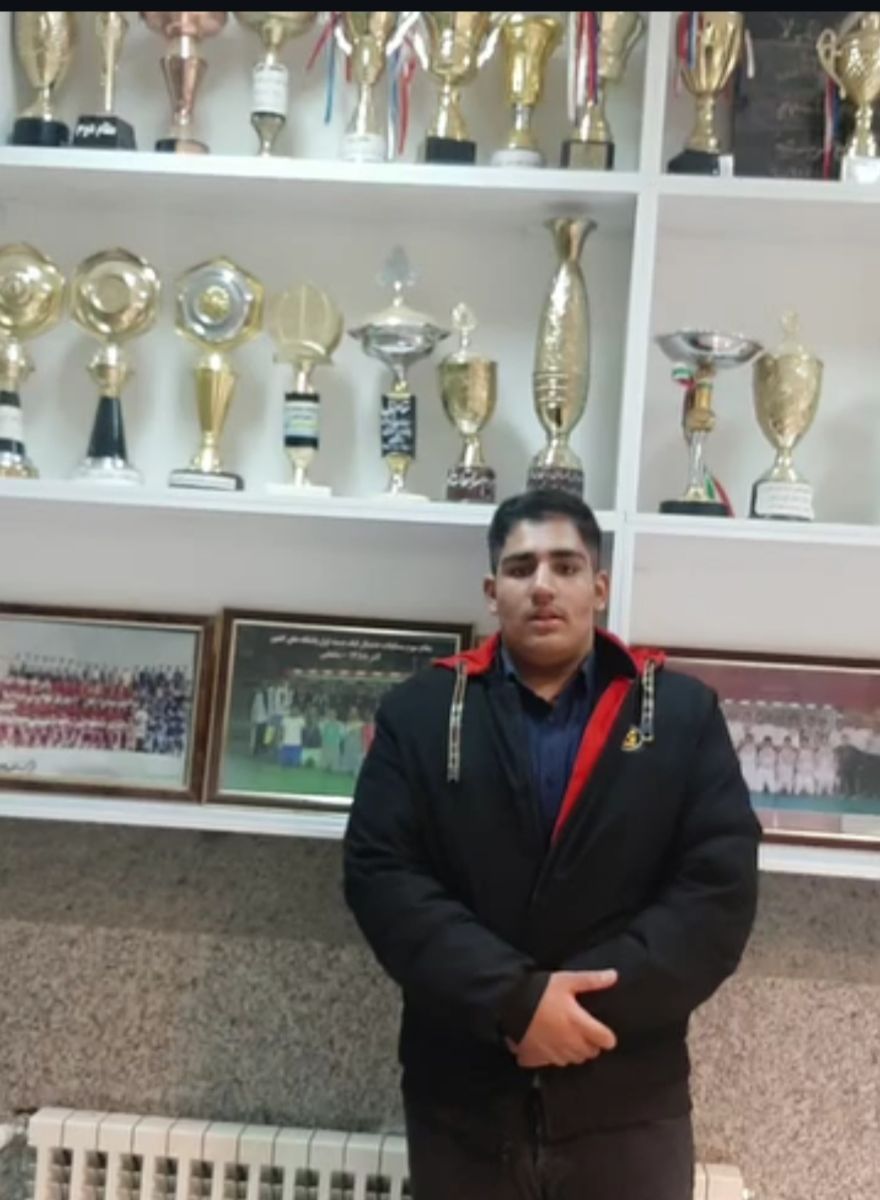 اهورا بهمنی مبارز +90کیلو سنندجی در آستانه راه یابی به مسابقات جهانی 