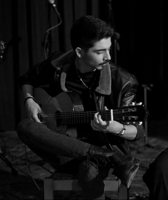 پارسا ایرانشاهی (گیتاریست)