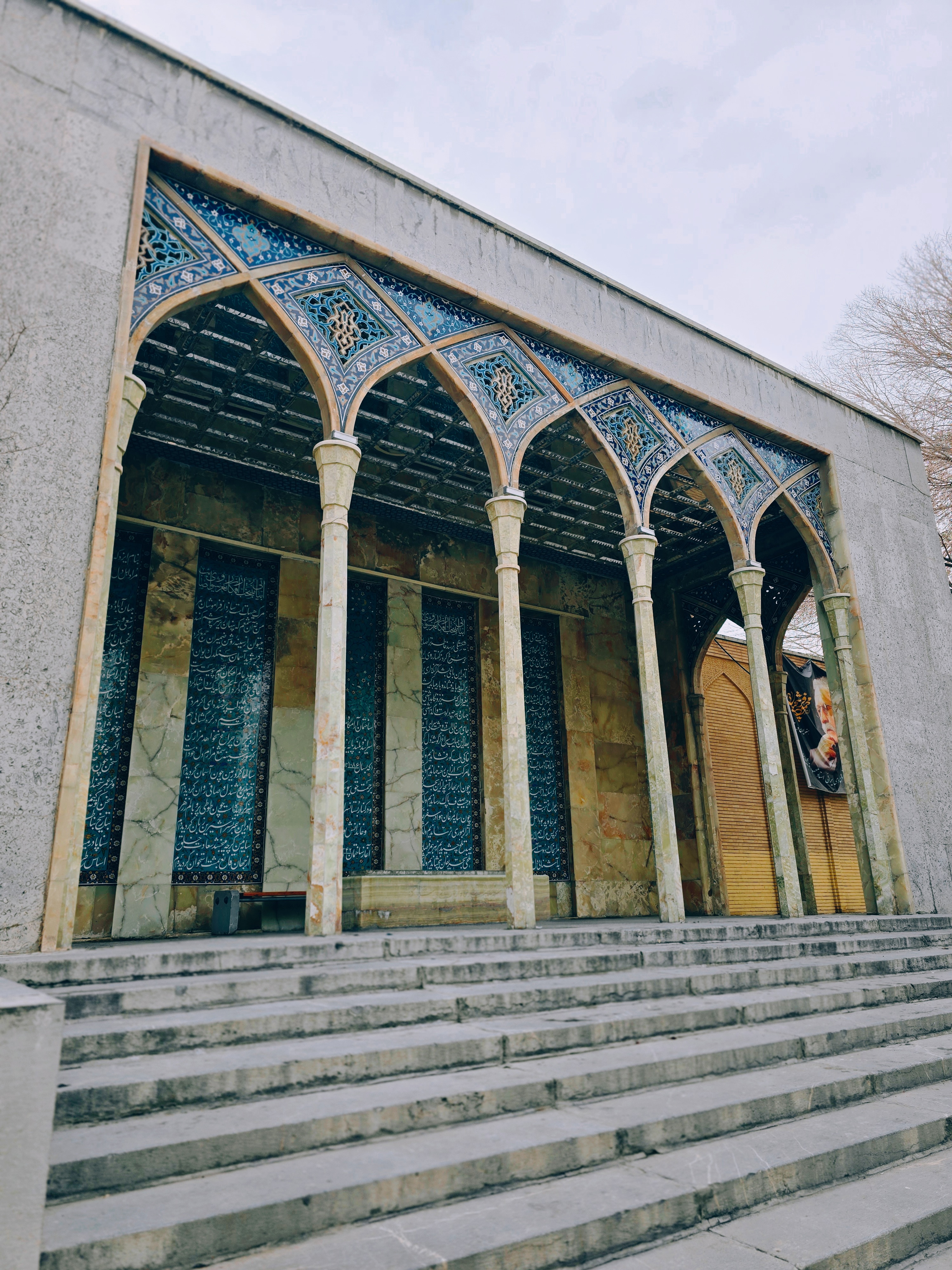 واژه ندارم در وصف صائب.