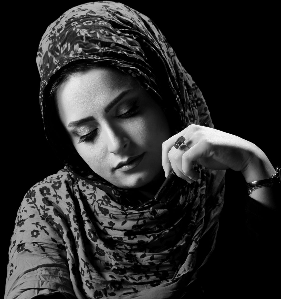 حسنا محمدزاده شاعر و پژوهشگر معاصر