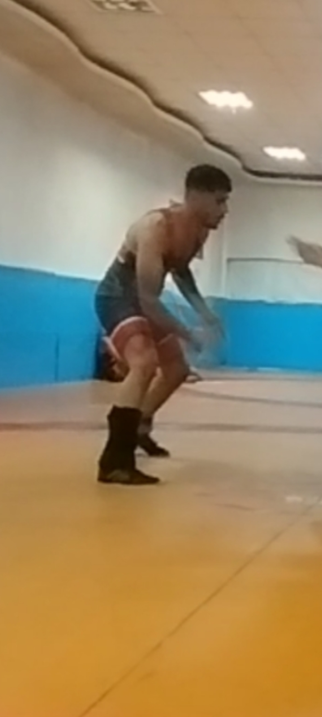 عباس نصیری یکی از کشتی گیران جوان هست که برای گیلان کشتی می‌گیره او از بچگی کشتی را شروع کرد و در مسابقات و نتخابی‌ها شرکت می‌کرد اون یکی از پهلوان‌ها و دلارهای ایرانی است