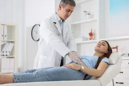 چه آزمایشی بدهم تا بفهمم سرطان معده دارم؟