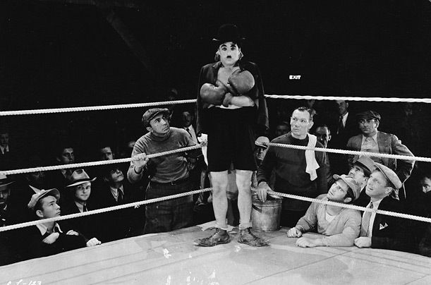 چاپلین در مسابقه بوکس