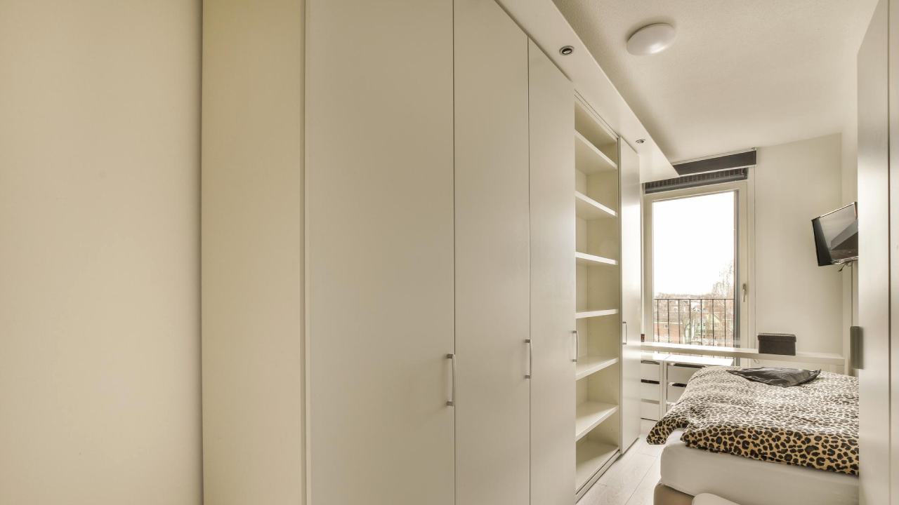 هزینه و مدل کمد دیواری برای اتاق خواب ۱۲ متری