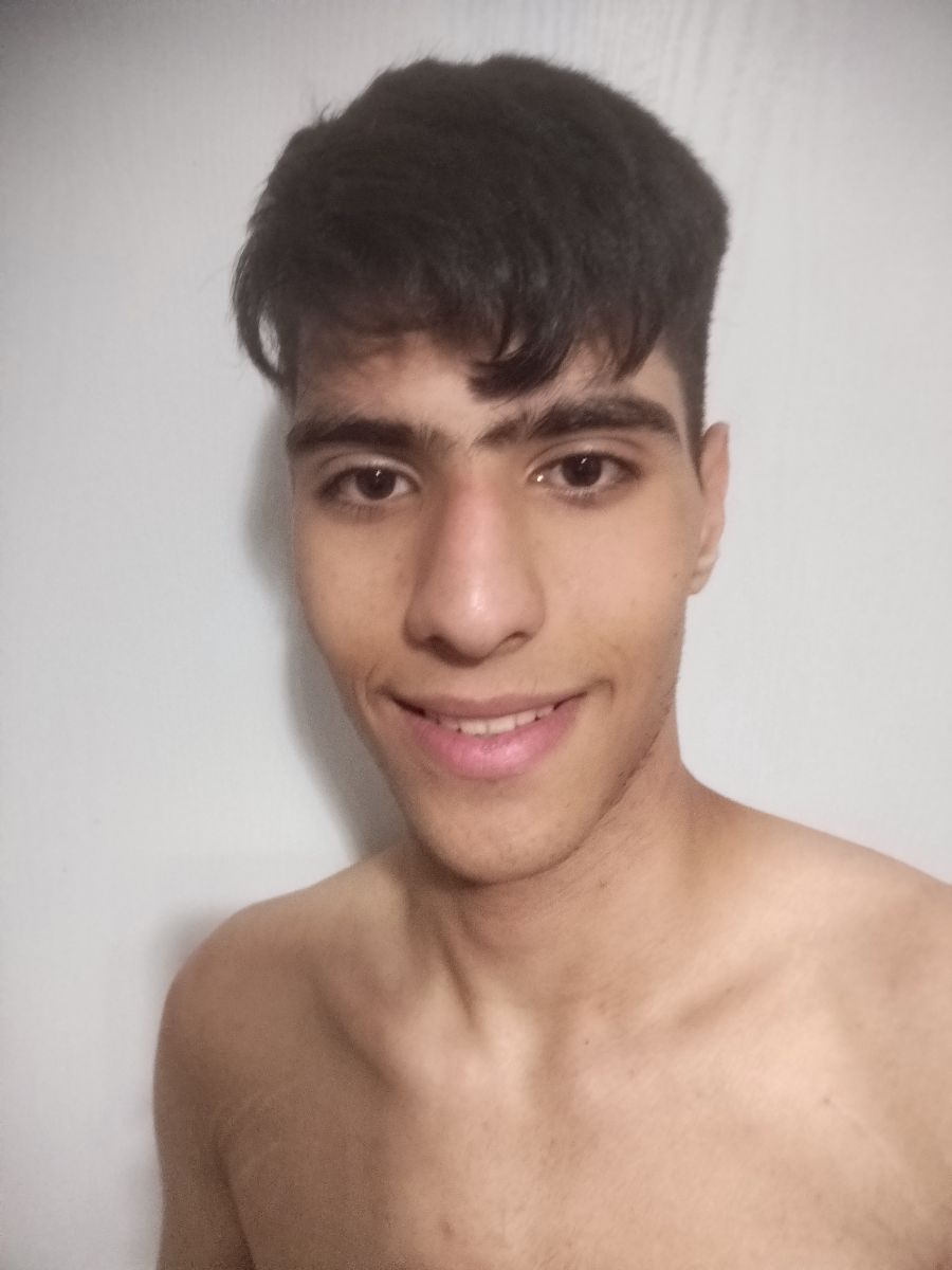 علیرضا دادرسی هستم مقام. آسایی دارم و مدال نقره سوم آسایی و ۴۷ کشورم برای تیم ملی بازی کردم و مقام ۴ رو آوردم و ۸ به طور حرفیه در بکس فعالیت میکنم 