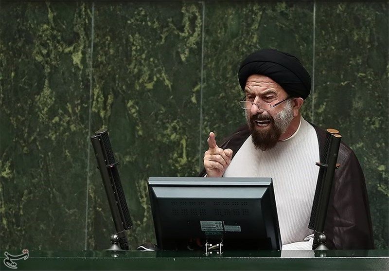 Bozorgvari in Majles