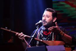 احیای نغمه‌های کهن دوتار؛ عارف جلایری و سفری موسیقایی از دل خراسان