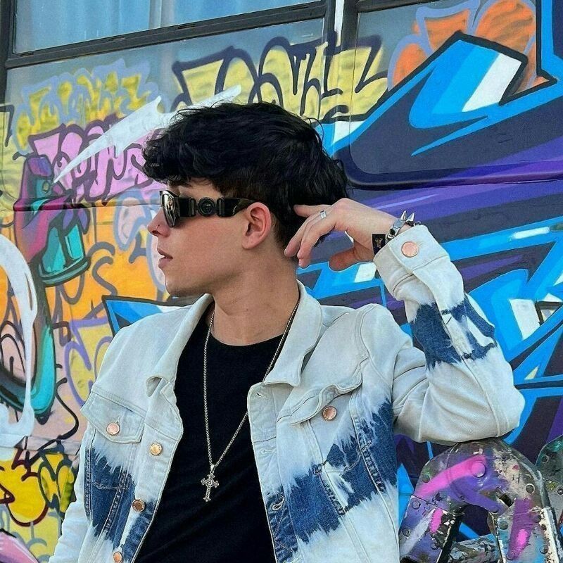 محمد طاها خسروی یکی از فوتبالیست‌های ایرانی است. اطلاعات دقیقی دربارهٔ او در دسترس نیست، اما احتمال دارد که او در یکی از لیگ‌های داخلی یا تیم‌های پایه فعالیت کند. اگر سوال خاصی در مورد بیوگرافی، تیم یا دستاوردهای او دارید، لطفاً بیشتر توضیح دهید تا بتوانم به شما کمک کنم.