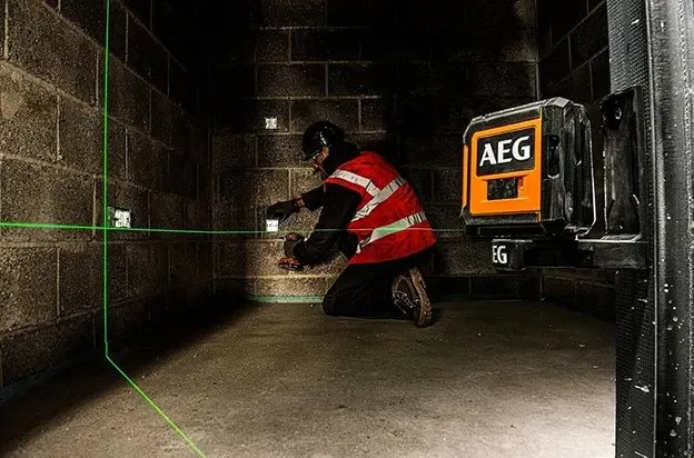 تراز لیزری آاگ