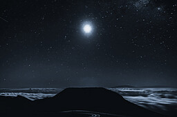 صدای پشت پنجره