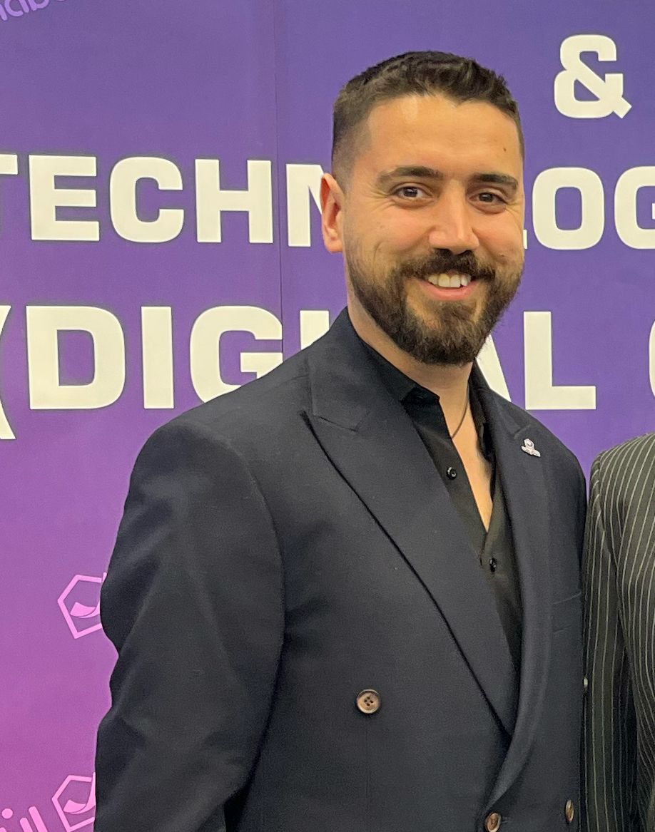 حسین دهنوی کسی که دیجیتال مارکتینگ رو بلده !